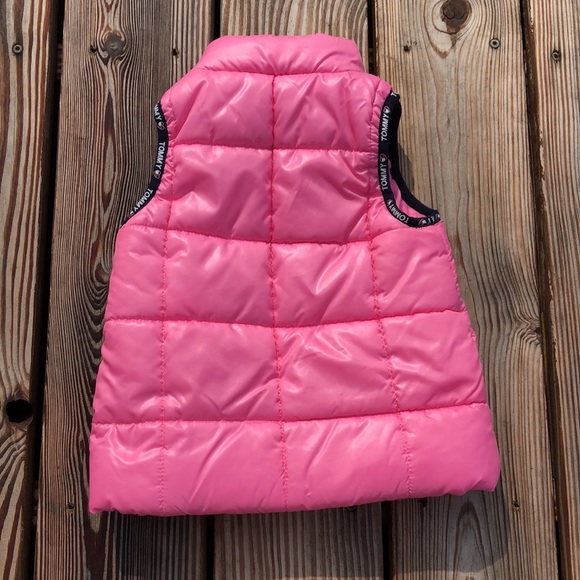 Tommy Hilfiger Puffer Vest in Pink Carnation/ Navy Size 24 Months With Pockets - Picture 8 of 10